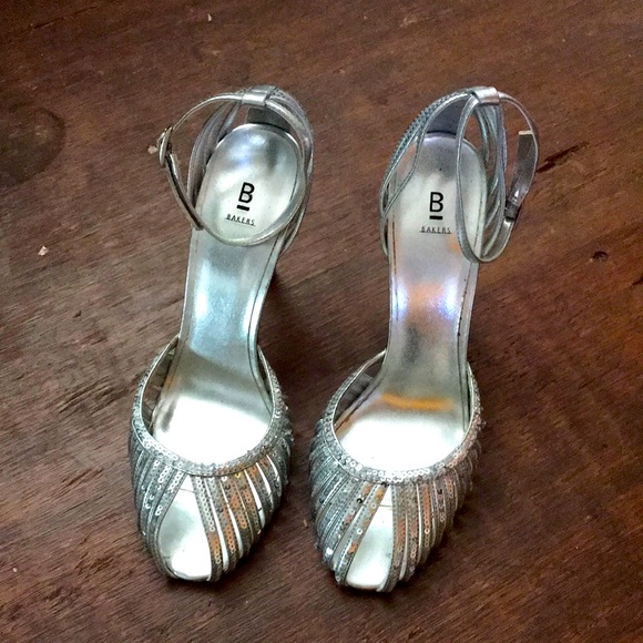 Silver sequenced heels - Picture 1 of 7